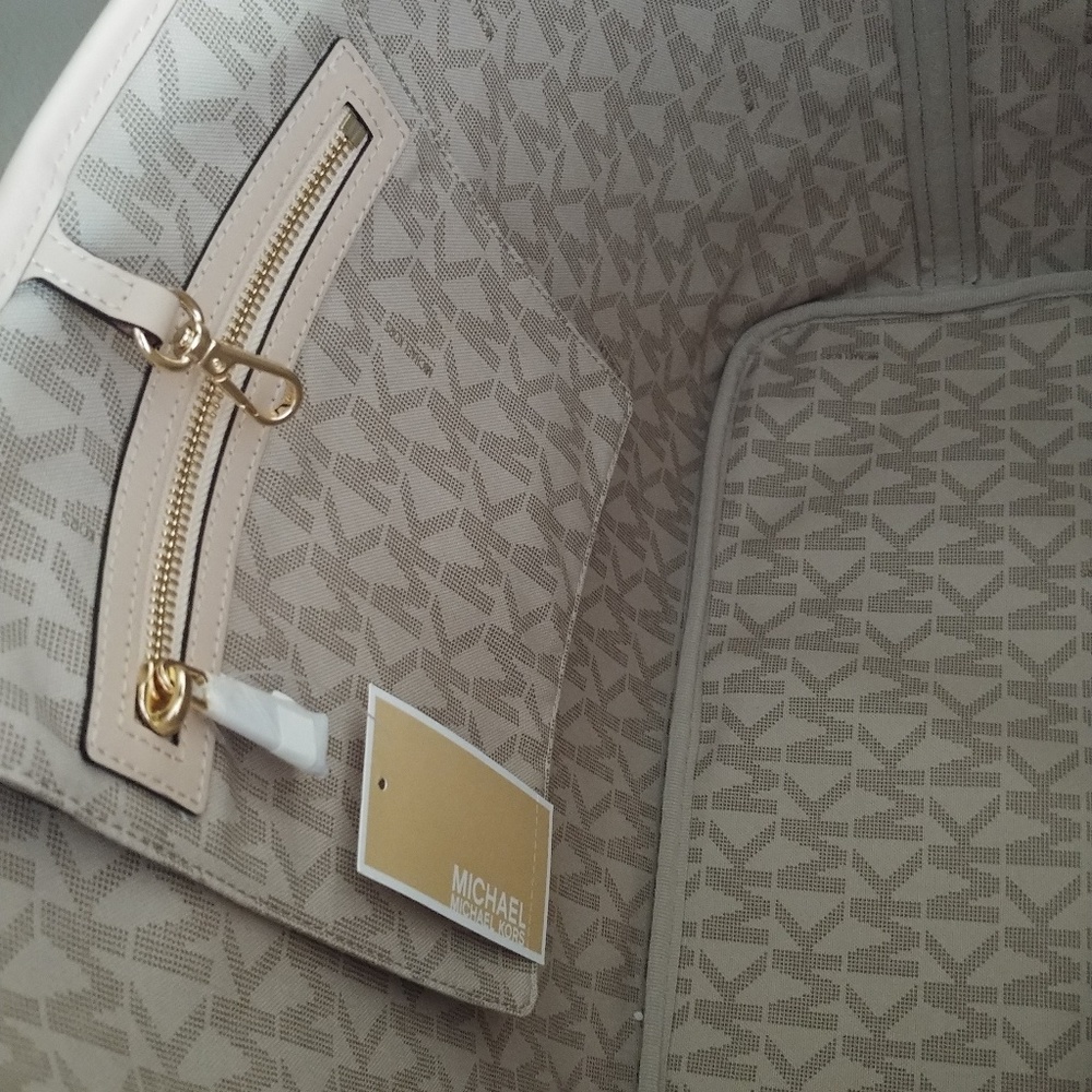 ⭐SOLD⭐Michael Kors - Picture 3 of 5